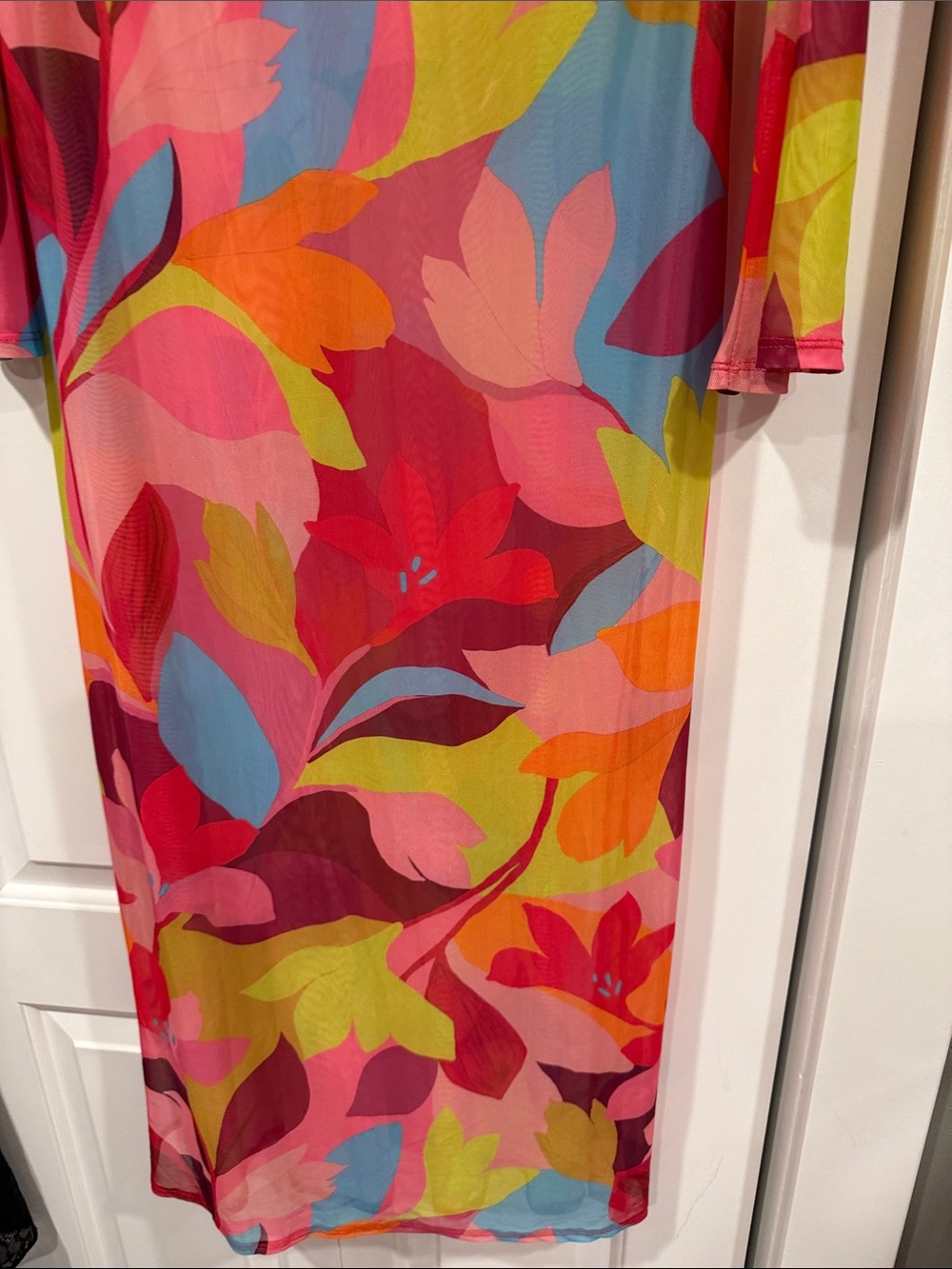 Trina Turk Vibrant Floral Maxi Cover-Up in Pink & Multicolor large NWT - Picture 3 of 6